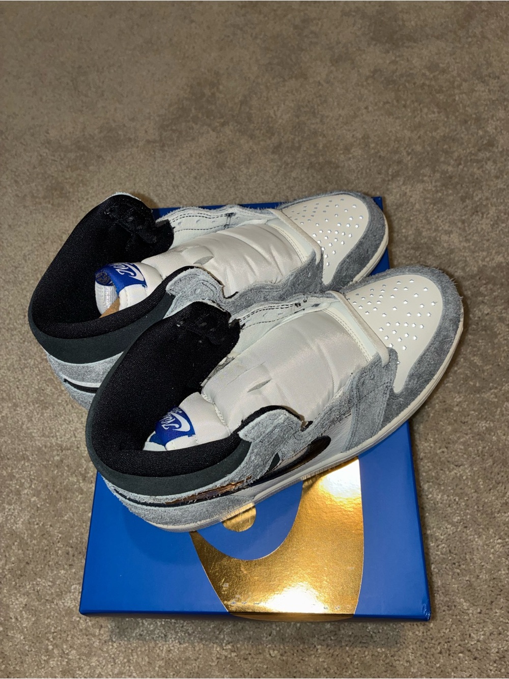 Men's Jordan 1 High OG - Picture 3 of 11
